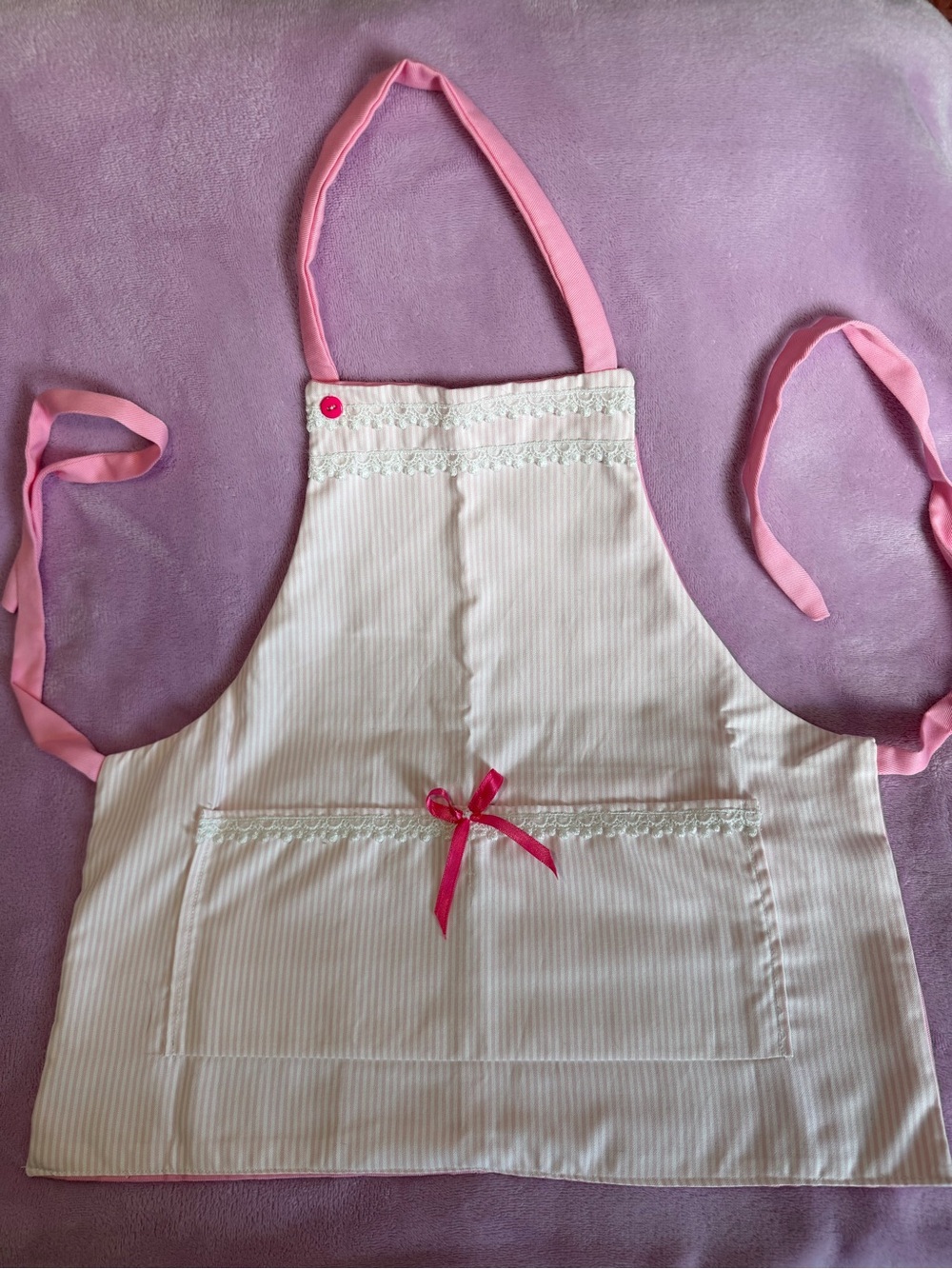 Handmade Reversible Girls Apron – Pastel colors with Lace and Bow